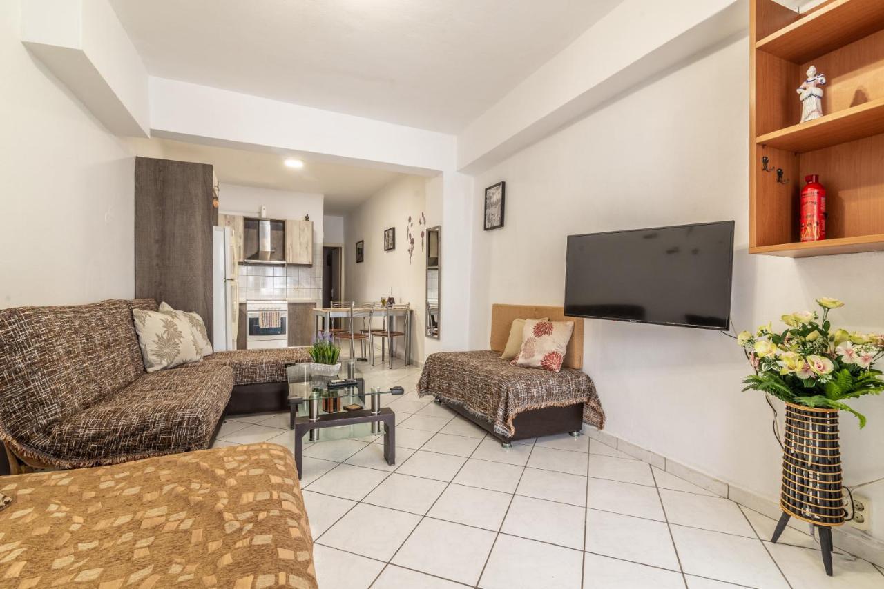 Apartment Frontyard Flat Near The Beach Heraklion (Crete)